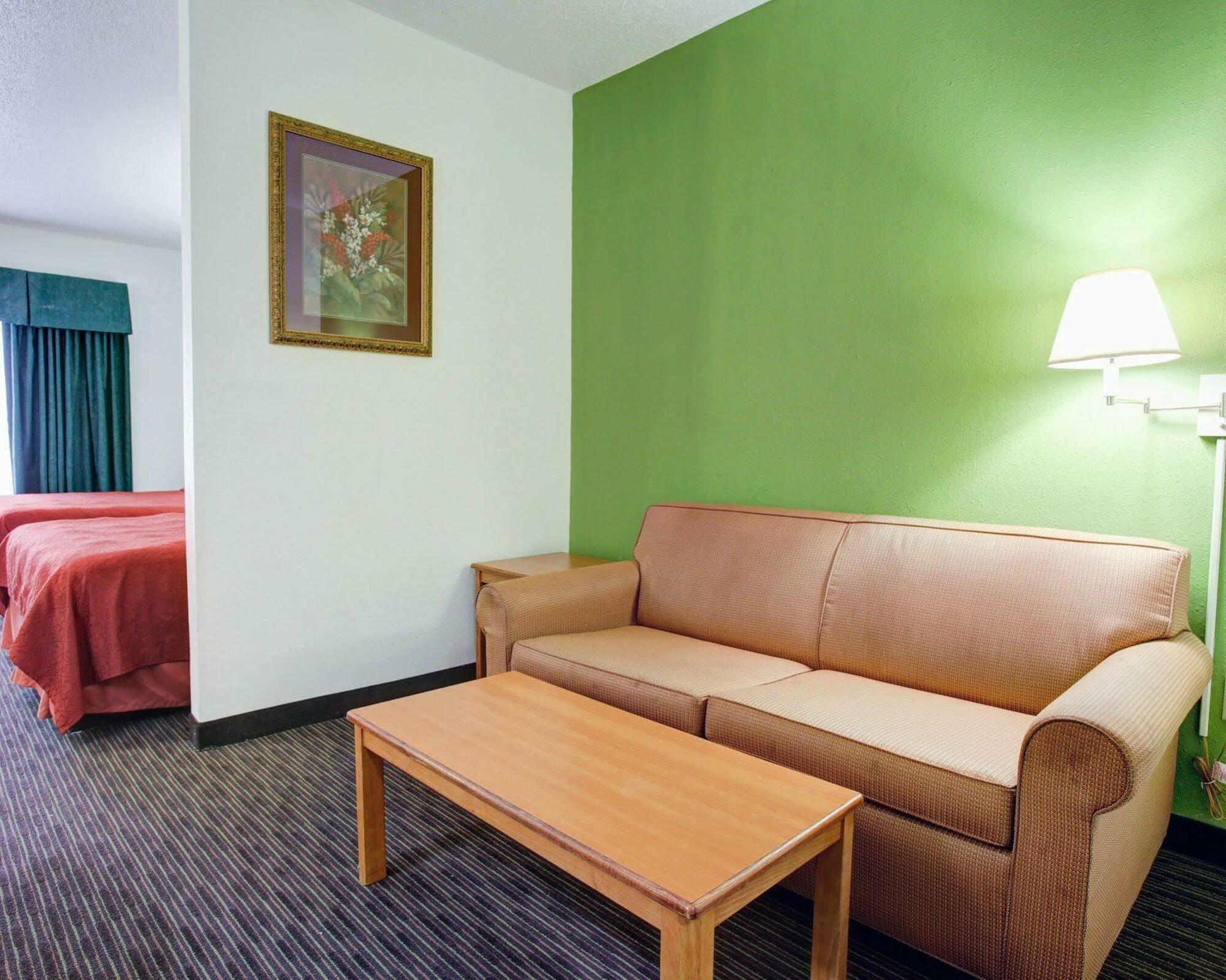 Quality Inn & Suites Airport Austin Exterior foto