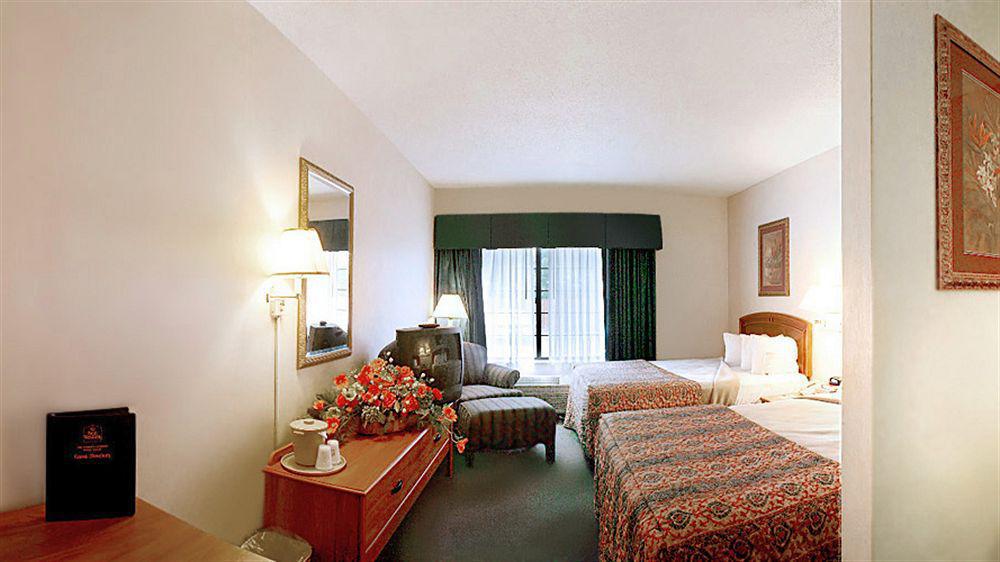 Quality Inn & Suites Airport Austin Exterior foto